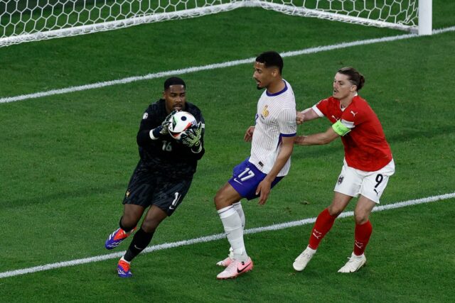 Chelsea pošle ponuku Mike Maignan

