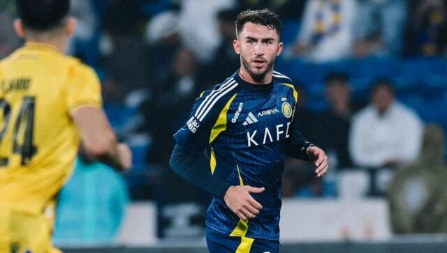 Chelsea sa zaujíma o obrancov Španielska, Manchester United súťaží

