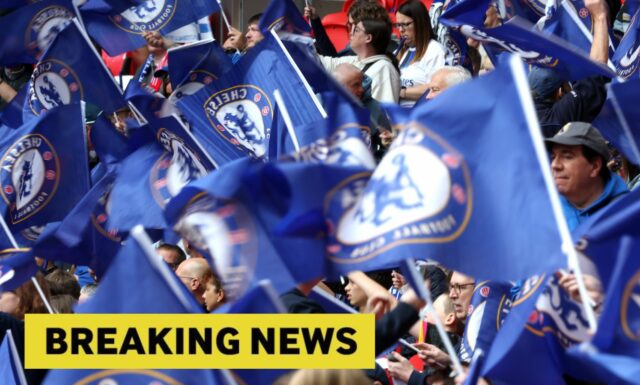 Chelsea vedie karty v záložníkovi Aston Villa Morgan Rogers

