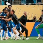 Chelsea zabezpečuje 9,5 milióna klesajúcich libier po víťazovi chaotického Benfica