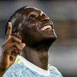 Chelsea „V diskusiách“ o prevode Randal Kolo Muani, keď Bayern Mníchov ohrozuje plán Enzo Marsa Plan