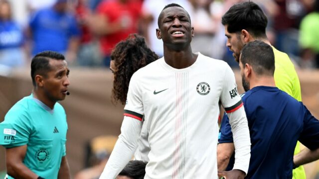 Chelsea's Nicolas Jackson prepáč za červenú kartu: „Zlyhal som ťa“

