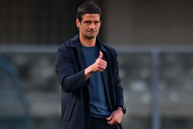 Chivu prichádza na podpísanie medzikontraktov

