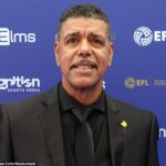 Chris Kamara pripustil, že bojoval o prechádzku po schodoch po diagnostikovanej reči Apraxia