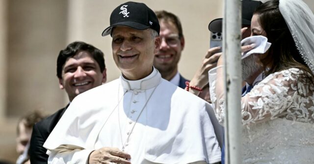Čiapka White Sox vo Vatikáne? Pápež Chicago Leo XIV je fanúšikom

