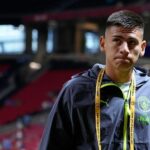 Claudio Echeverri Man City chýba tréning, v topánke