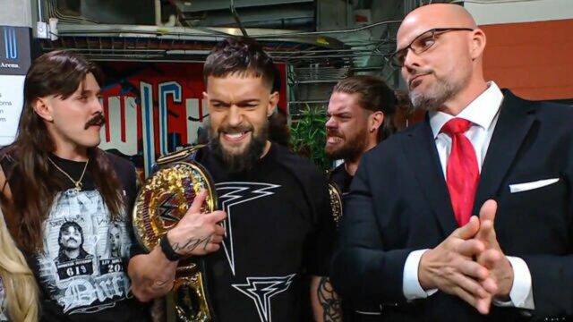Členovia Deň úsudku pripravili na WWE Raw obrovský zápas; Adam Pearce potvrdzuje

