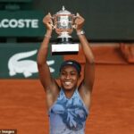 Coco Gauff Triumphs nad epickou Aryna Sabalenka vo finále francúzskych otvorených ľudí, aby požiadal o ďalší titul Grand Slam svojej kariéry vo veku 21 rokov