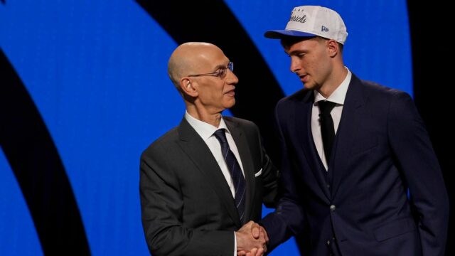 Cooper Flagg, spoluhráči z Montverde Academy opúšťajú Mark v roku 2025. NBA Draft

