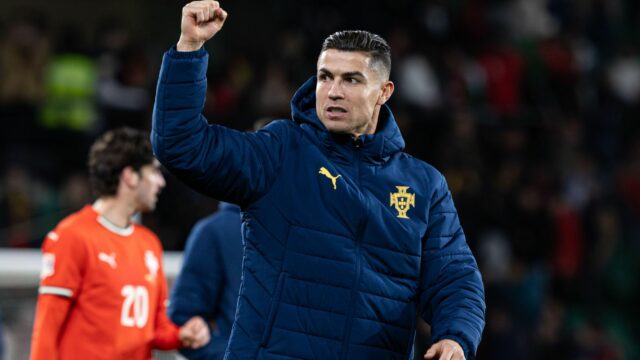 Cristiano Ronaldo Cristiano Ronaldo zmluvné „Zelené svetlo“, „Zmeny prípravy“ Klub schválený Romano

