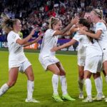 Hviezda Lionesses Fran Kirby oznámila, že odišiel z medzinárodného futbalu.