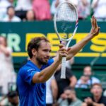 Daniil Medvedev porazil Alexandra Zvereva trinásťkrát, aby dosiahol finále Halle