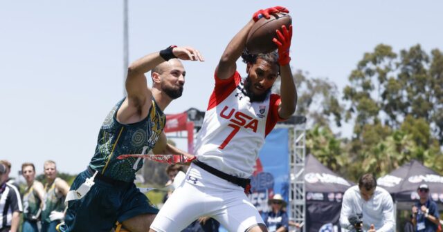 Darrell Duck chce, aby sme skončili príbeh o futbalovej vlajke NFL

