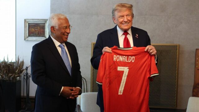 Dary Donald Trump podpísali Cristiano Ronaldo Portugalsko t -shirt


