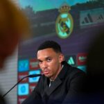 David Beckham pošle správu Trentovi Alexandrovi Arnolovi po prezentácii Real Madrid