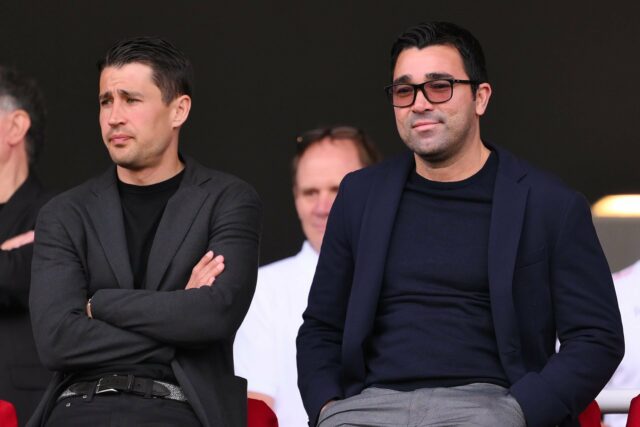 Deco osloviť kapitána Barcelony uprostred výstupných hovorov - „Je to výzva trénera“