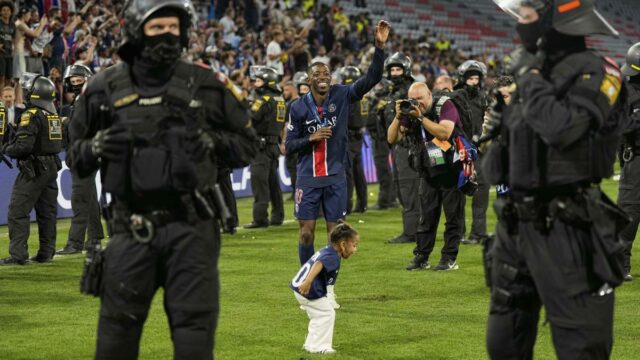 Deschamps nájdu hráčov PSG vo Francúzsku po večierku, hovorí Dembele

