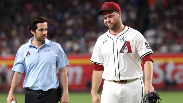 Diamondbacks's Burs stiahnutý na piate miesto so zjavným zranením

