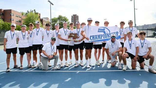 Duxbury Boys zametali vo Westborough, aby vyhrali štátne majstrovstvá


