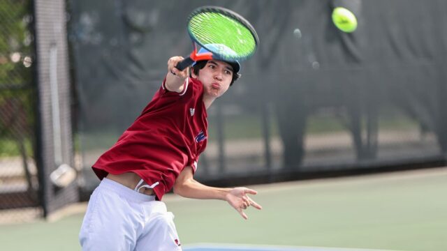 Duxbury zachytáva tenisové štátne majstrovstvá D2 Boys vo Westborough

