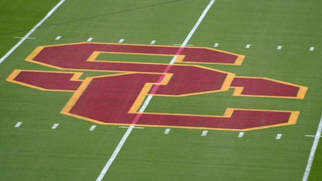 ESPN 300 Linebacker Talanoa alebo si vyberie USC prostredníctvom UCLA

