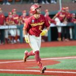 Ethan Hedjira vynechá dvakrát, aby zdvihol baseball USC okolo Panny Márie