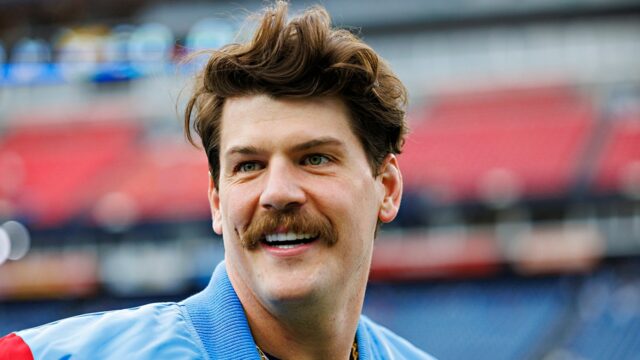 Ex-NFL Lineman Taylor Lewan hodí katastrofálne prvé ihrisko v hre Cardinals

