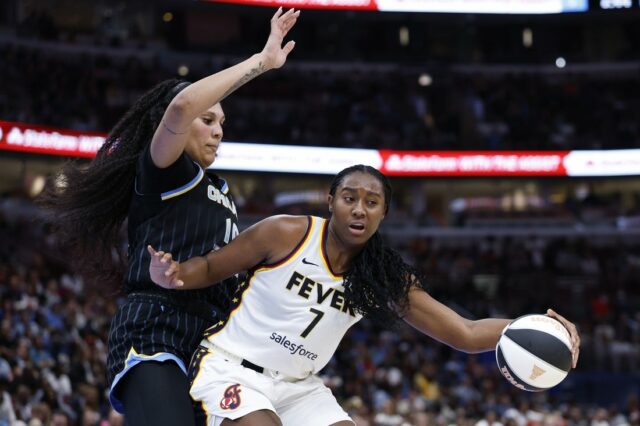 WNBA: Indiana Fever na oblohe Chicaga
