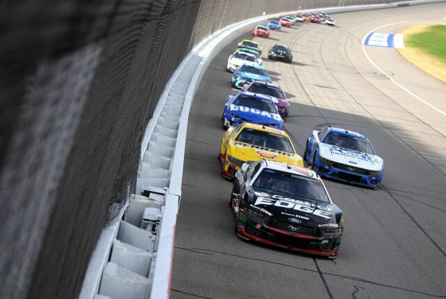 Firekepers Casino 400 Objednávka na Michigan International Speedway

