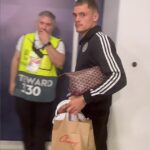 Keď sme prešli, položili sme jednoduchú otázku: „Ste nadšení z Liverpoolu, Floriana?“ Pozrel sa na nás a pokrútil hlavou