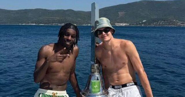 Florian Wirtz de Liverpool fait l'admission de Jeremie Frimpong après le déménagement du club
