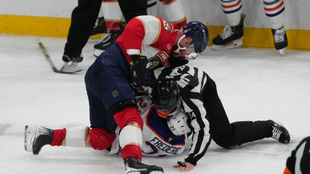 Florida Panthers vyhrá 6-1, zatiaľ čo Big Fight vybuchne v finálovej hre Stanley Cup 3

