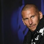 Lewis Brown (na obrázku) otvoril samovraždu svojho otca strašnému objavu, ktorý prišiel krátko potom, čo hral v novej časti
