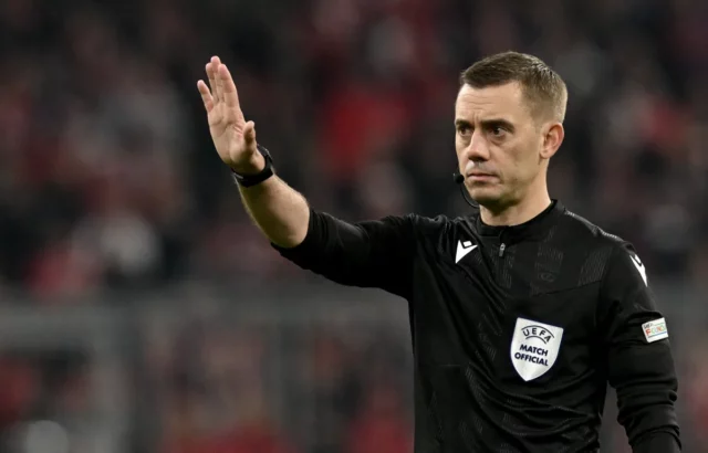 Francúzsko definované na vybavenie amatérskych rozhodcov BodyCams na boj proti násiliu

