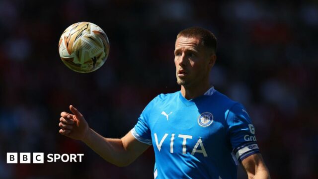 Defender Fraser Horsfall