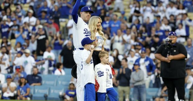 Freddie Freeman ocenil gesto zabitého dôstojníka z parku Baldwin

