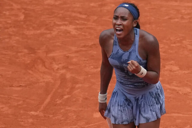 Paríž, Francúzsko -jún 02: Jessica Pegula z Spojených štátov reagovala na chýbajúcu strelu proti Lois Boissonovej z Francúzska vo štvrtom zvrate ženského partnera v Roland Garros 2. júna 2025 v Paríži vo Francúzsku. (Foto: Frey/TPN/Getty Images)