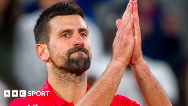 Novak Djokovic acknowledges the French Open crowd