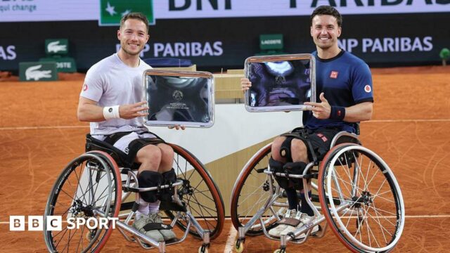 Alfie Hewett and Gordon Reid with the men's wheelchair doubles trophy