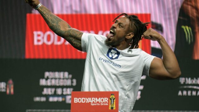 Greg Hardy zatknutý za údajné útočenie na člena rodiny v Texase


