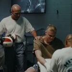 Krátky film začína obrázkom Manchester City Star Erling Haaland, vďaka ktorej sa vaše ruky zabalia
