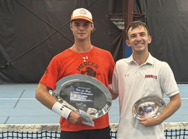 Matt Muoio bol pomenovaný MVP v Hits for Hope Tennis Tournament. (Obrázok krásy Ryana Knarra)