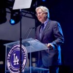 Nákup miliardára Marka Waltera za väčšinovú účasť v Los Angeles Lakers, ktorý si cení tím za miliardu, pridáva do svojho športového portfólia ďalší jasný majetok a mohol použiť ďalšie majstrovstvá NBA NBA Championship NBA.