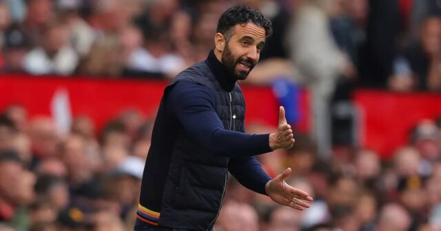 Homme Utd Transfer News: Quatre étoiles à partir en tant qu'attaquant indésirable du club rival pour signer

