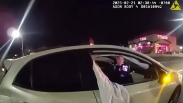 Hrozil Jon Jones po havárii políciu? Sledujte policajné video

