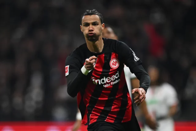 Hugo Ekitiké prinútil čakať na potenciálny pohyb Liverpoolu

