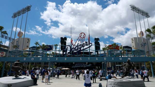 ICE dôstojníci popreli, že sa pokúsia získať prístup k Dodger Stadium, hovorí tím

