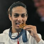 Imane Khelif je jadrom novej kontroverzie po tom, čo údajne boxer unikol krvný test, ktorý tvrdil, že odhalí pár chromozómov XY.