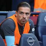 Jack Greaish smerom k vodnej oblasti mestskej sekery po prenosoch očí Európskych gigantov