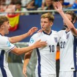 James McAtee (Center) hodil Anglicko do štvrťfinále víťazstva proti Španielsku a chytil ho